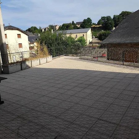 Apartmán Appartement Ancien Levezou Salles-Curan